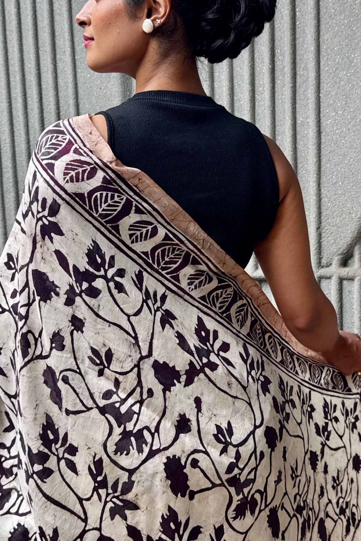 Charcoal Ivory Bloom
