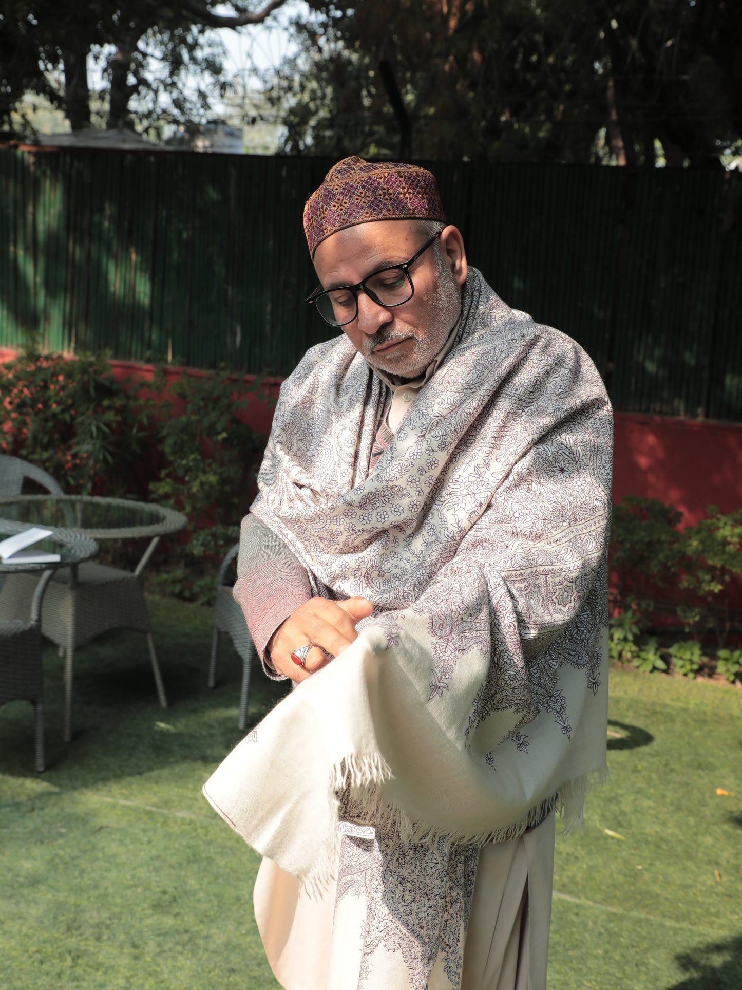 Shehzaadi Silver Pashmina, Noor-e-Sonpah Grey Shawl, Kashmir Classic Paisley