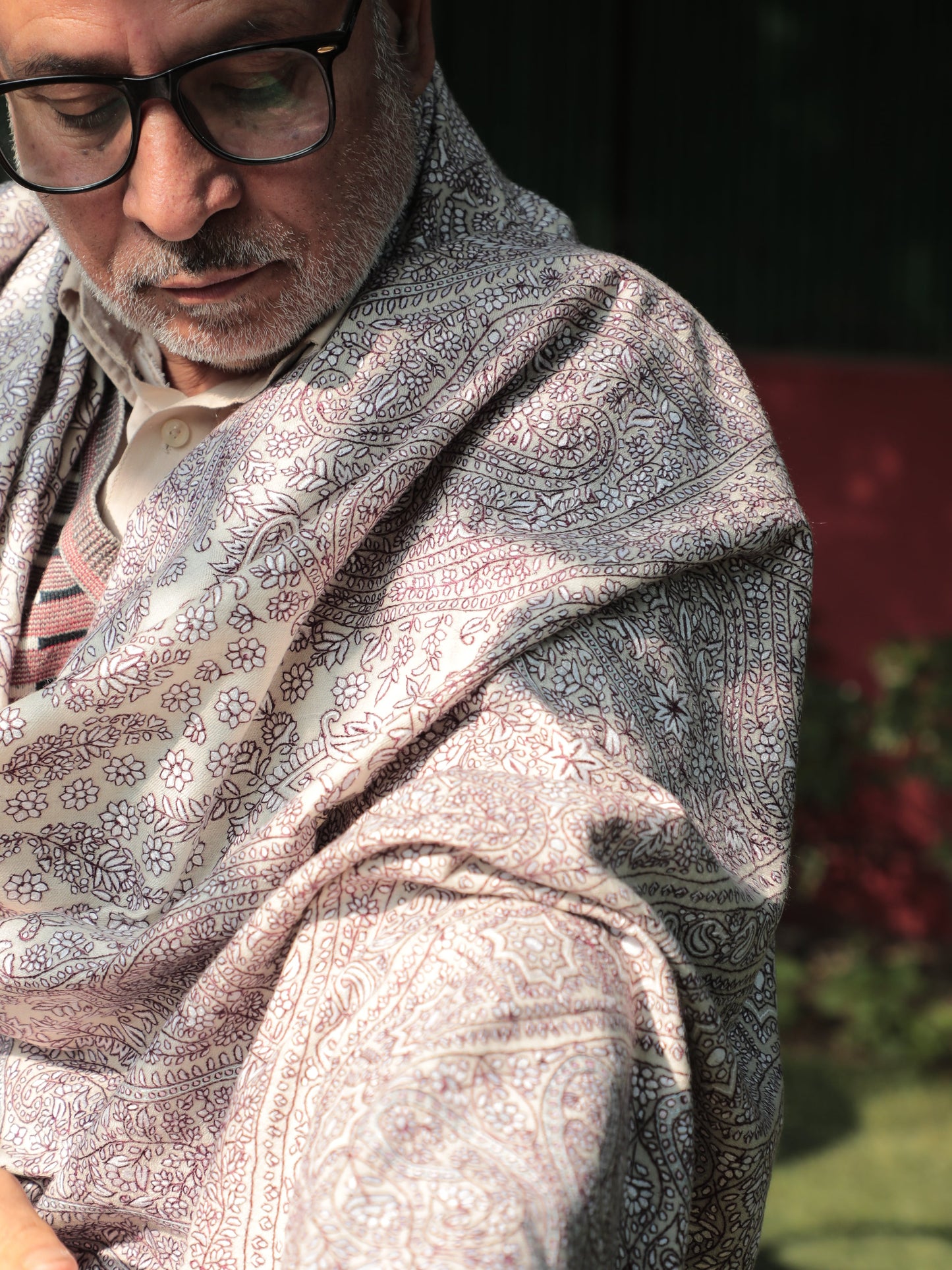 Shehzaadi Silver Pashmina, Noor-e-Sonpah Grey Shawl, Kashmir Classic Paisley