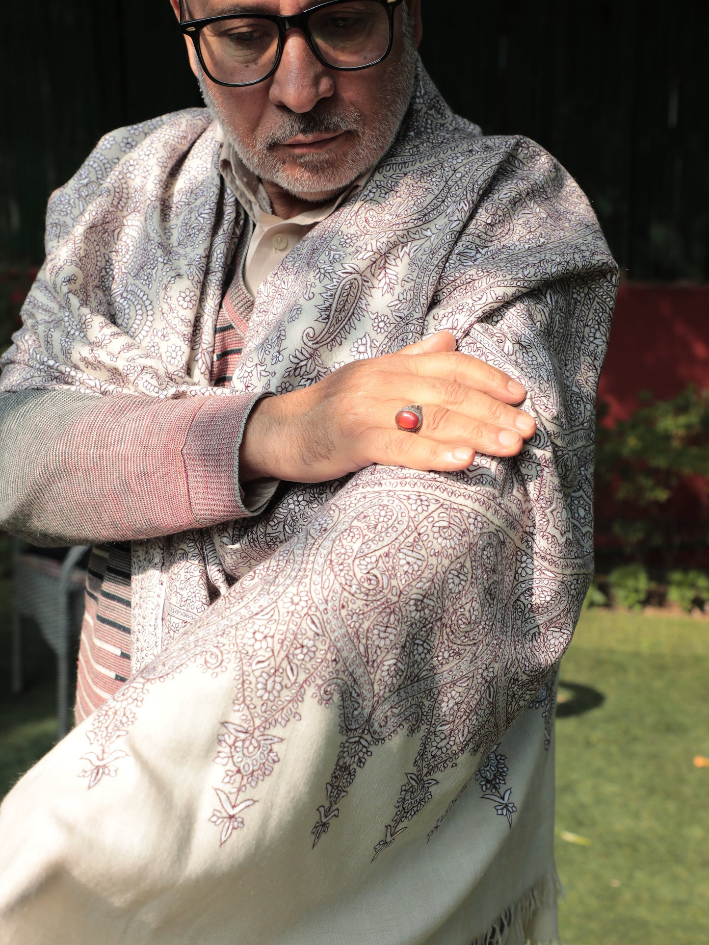 Shehzaadi Silver Pashmina, Noor-e-Sonpah Grey Shawl, Kashmir Classic Paisley