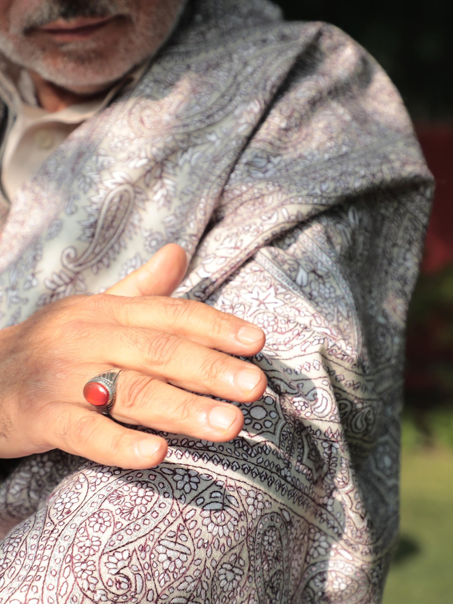 Shehzaadi Silver Pashmina, Noor-e-Sonpah Grey Shawl, Kashmir Classic Paisley