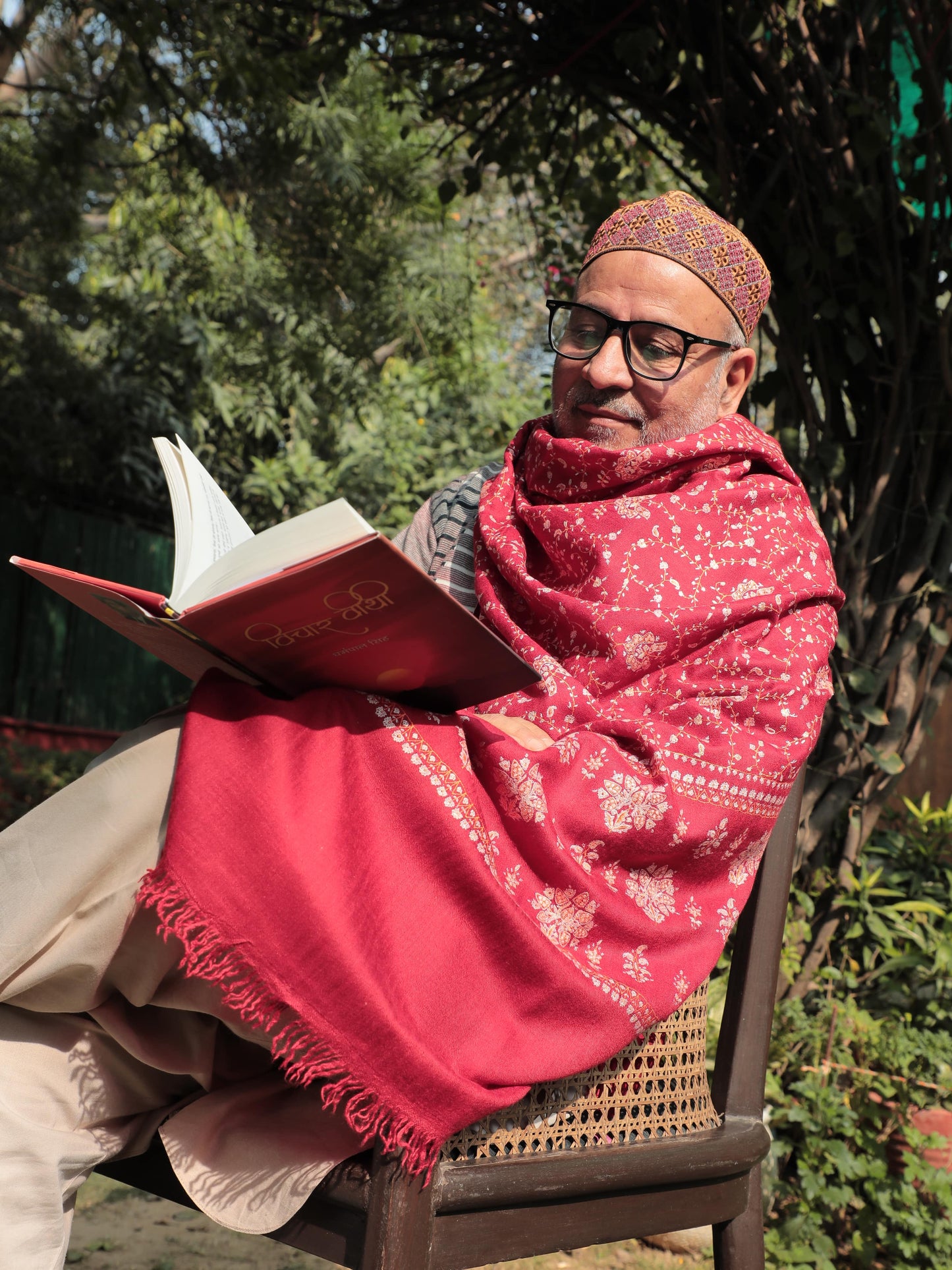 Gulnaar Sozni Shawl, Lal-e-Kashmir Shawl