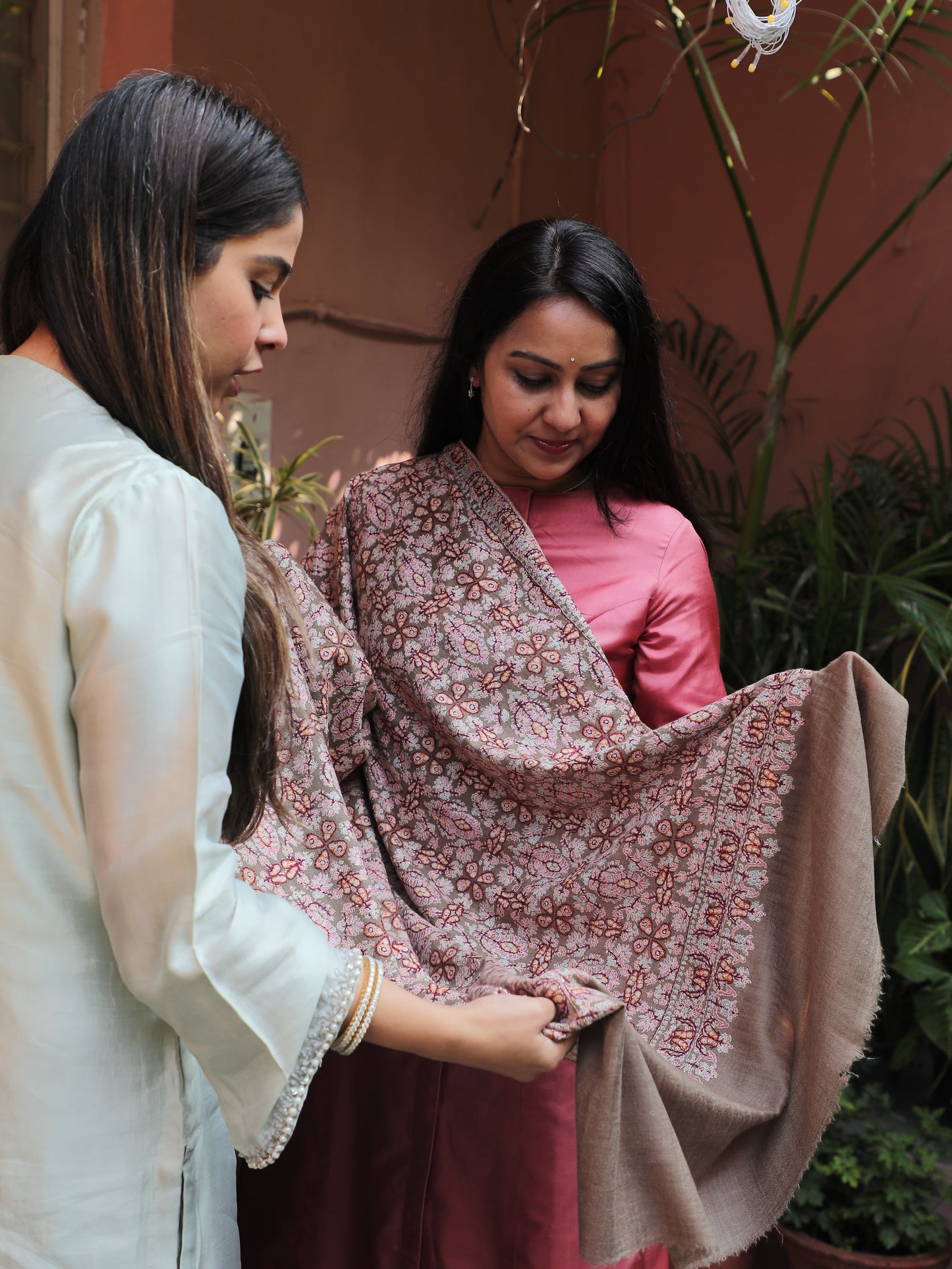 Sonpah Taupe Blossom, Rust Rosette Pashmina
