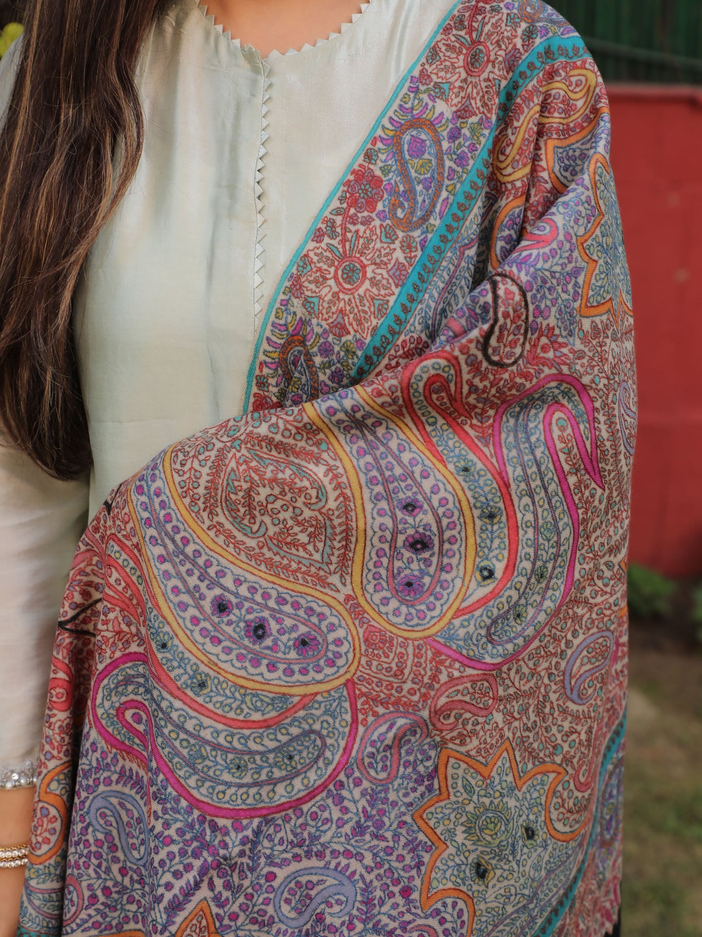 Rang-e-Pashmina Sonpah, Mehfil Multicolor Pashmina