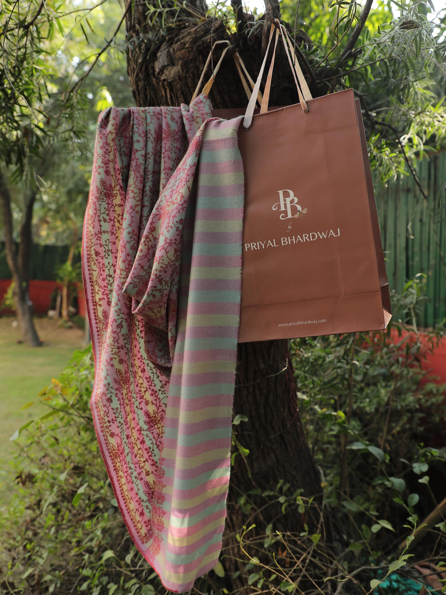 Gulabi Noor Pashmina, Kashmir Rose Breeze Shawl