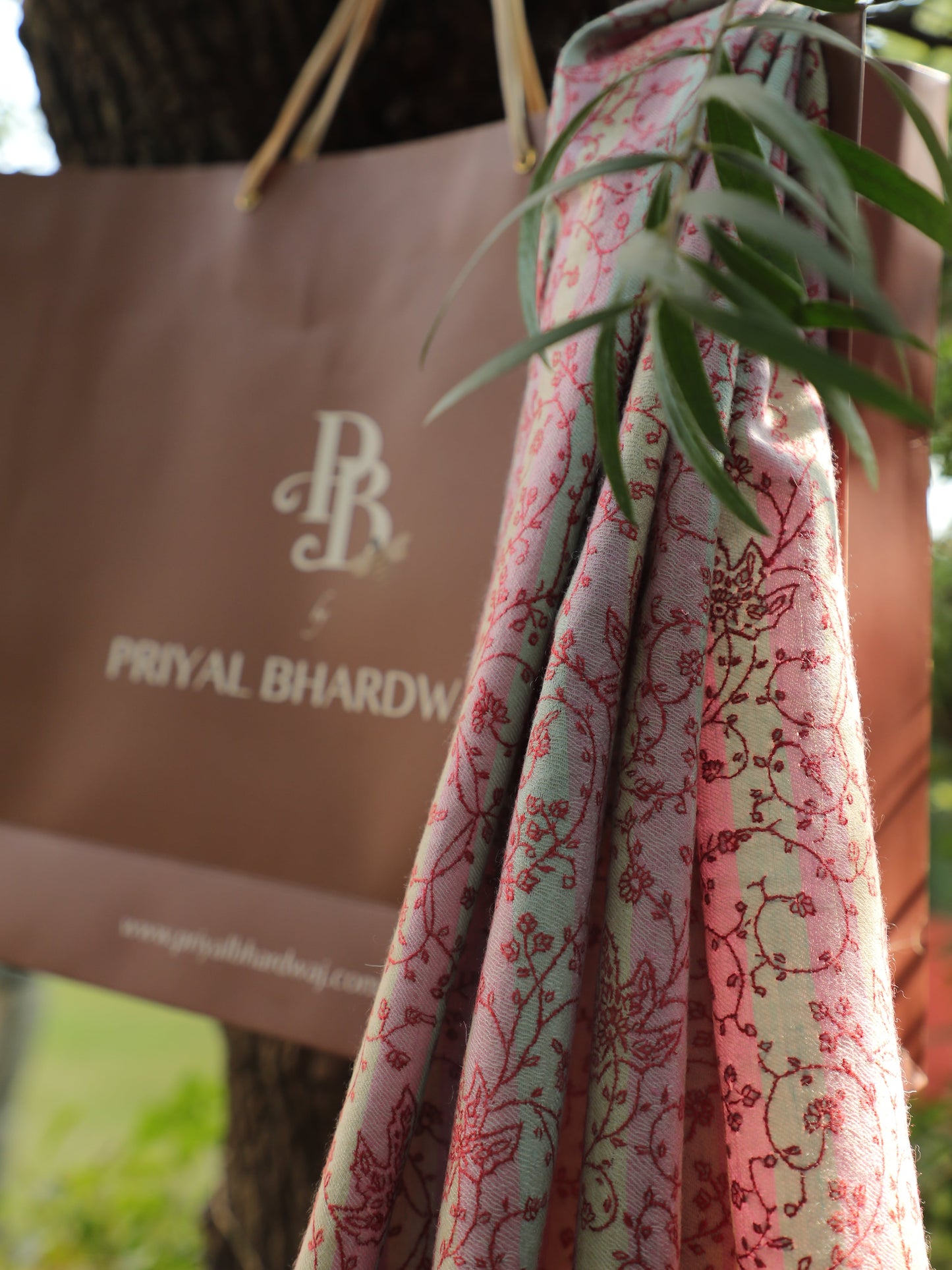 Gulabi Noor Pashmina, Kashmir Rose Breeze Shawl