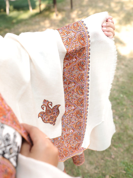 Sunehri Kareegar Pashmina, Noor-e-Ivory Sonpah Shawl