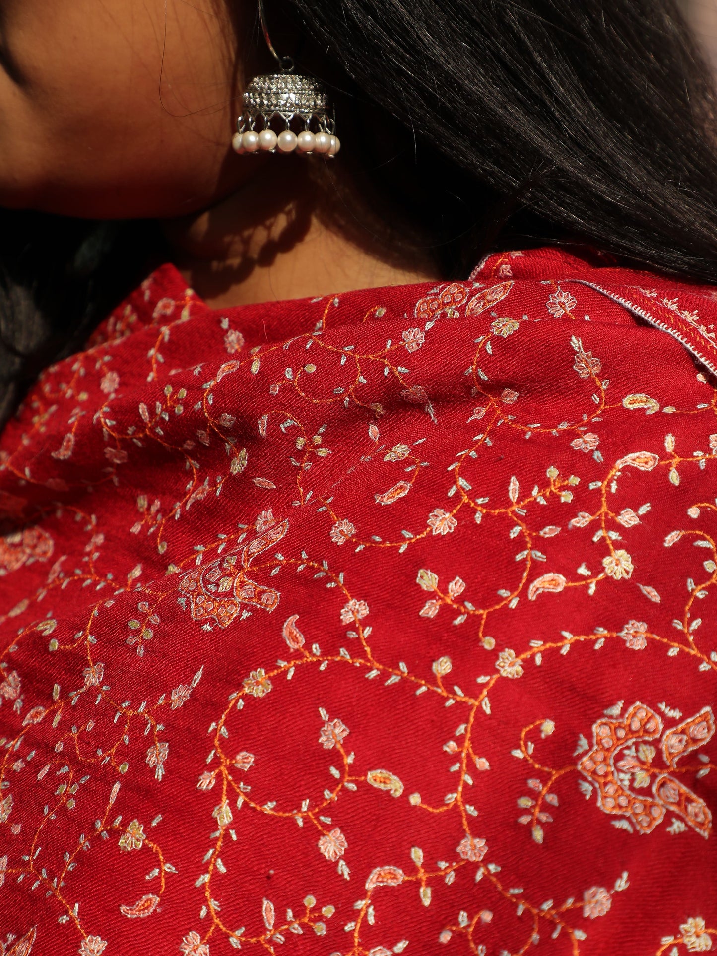 Gulnaar Sozni Shawl, Lal-e-Kashmir Shawl