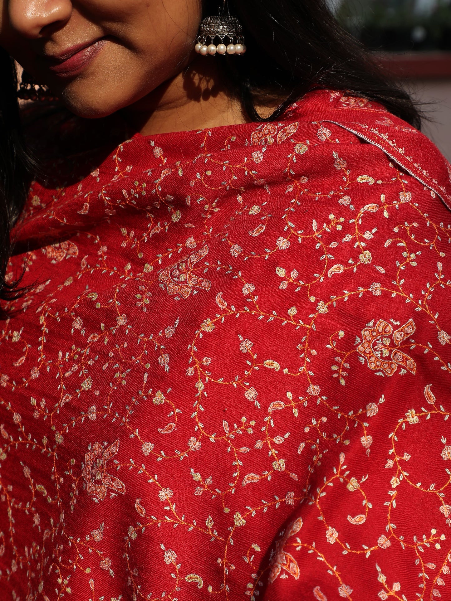 Gulnaar Sozni Shawl, Lal-e-Kashmir Shawl