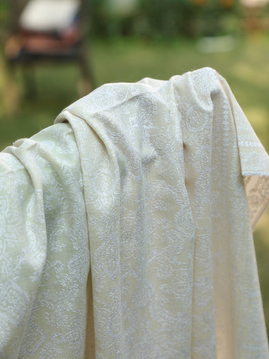 Sunehri Nazakat, Pearl Whisper Shawl